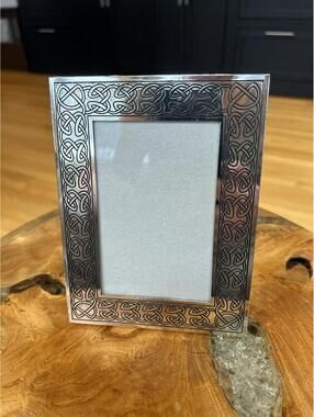 Silver-Tone Celtic Knot Pattern Photo Frame